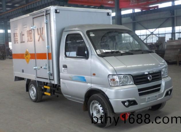 東風儁風易燃氣體廂(xiang)式運輸車