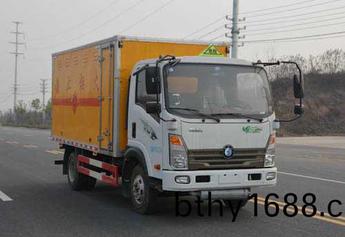 重(zhong)汽王牌4噸爆破器材運(yun)輸(shu)車