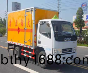 東風多利卡D5易燃液體廂式運(yun)輸車(che)