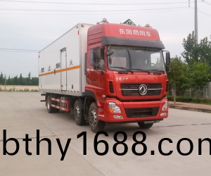 東風牌9.6米天龍型易燃液體廂式運輸車