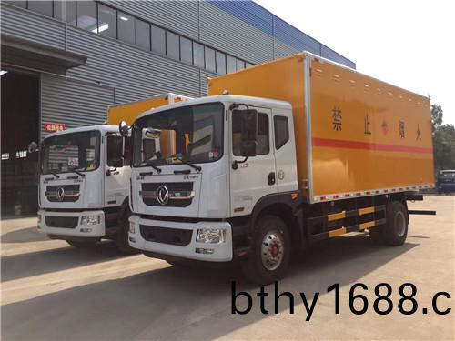 東(dong)風牌D9型易燃氣體廂式運輸車