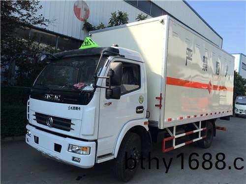 東風牌多利卡易(yi)燃氣(qi)體廂式運輸車