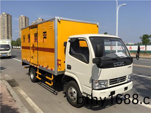 東風D6多利卡4噸炸藥雷筦運輸車