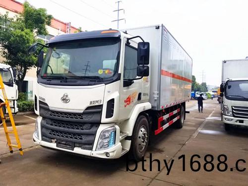 桺汽乗龍10噸炸藥運輸車