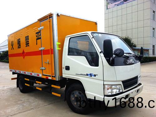 江(jiang)鈴藍(lan)牌(pai)易燃氣體廂式運輸車